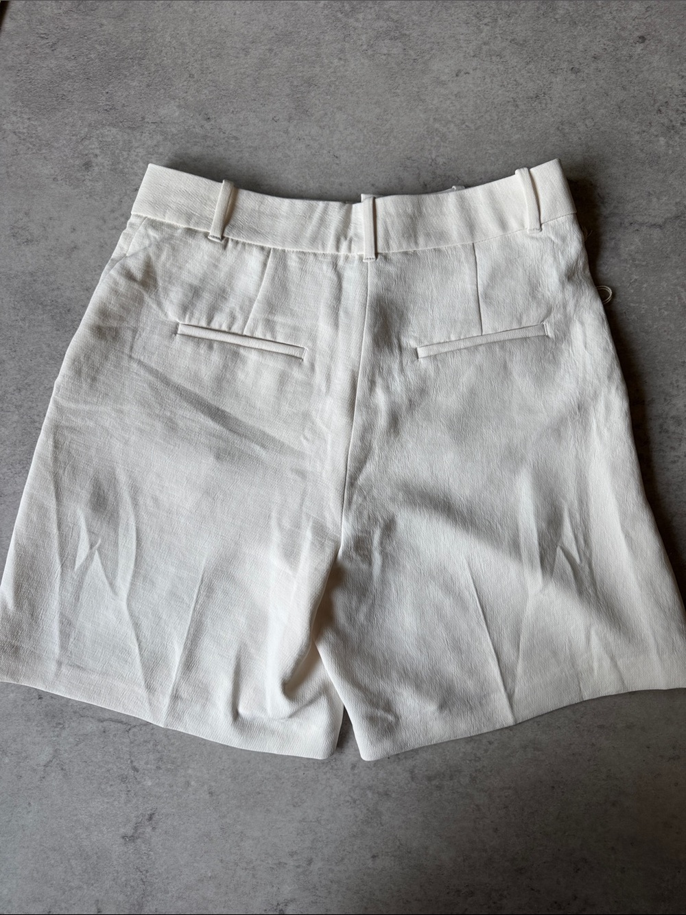 NWT Aritzia Wilfred The Effortless Shorts | Size 6 | Light Birch 🤍 - Picture 6 of 11